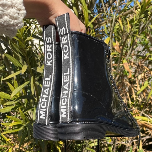 Michael Kors boots - Picture 7 of 10